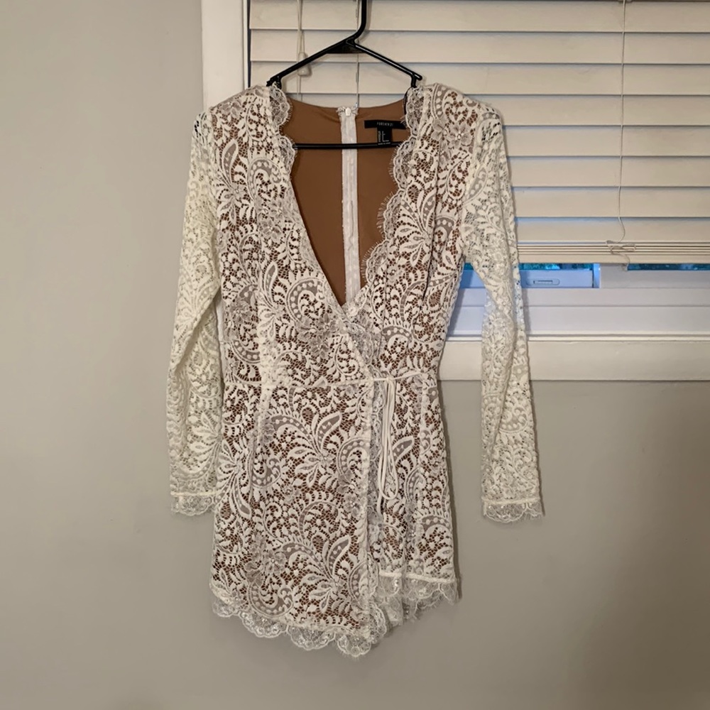 White lace long sleeve romper